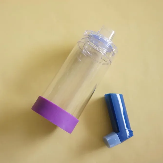 Disposable medical asthma spacer and aerosol holding chamber 3