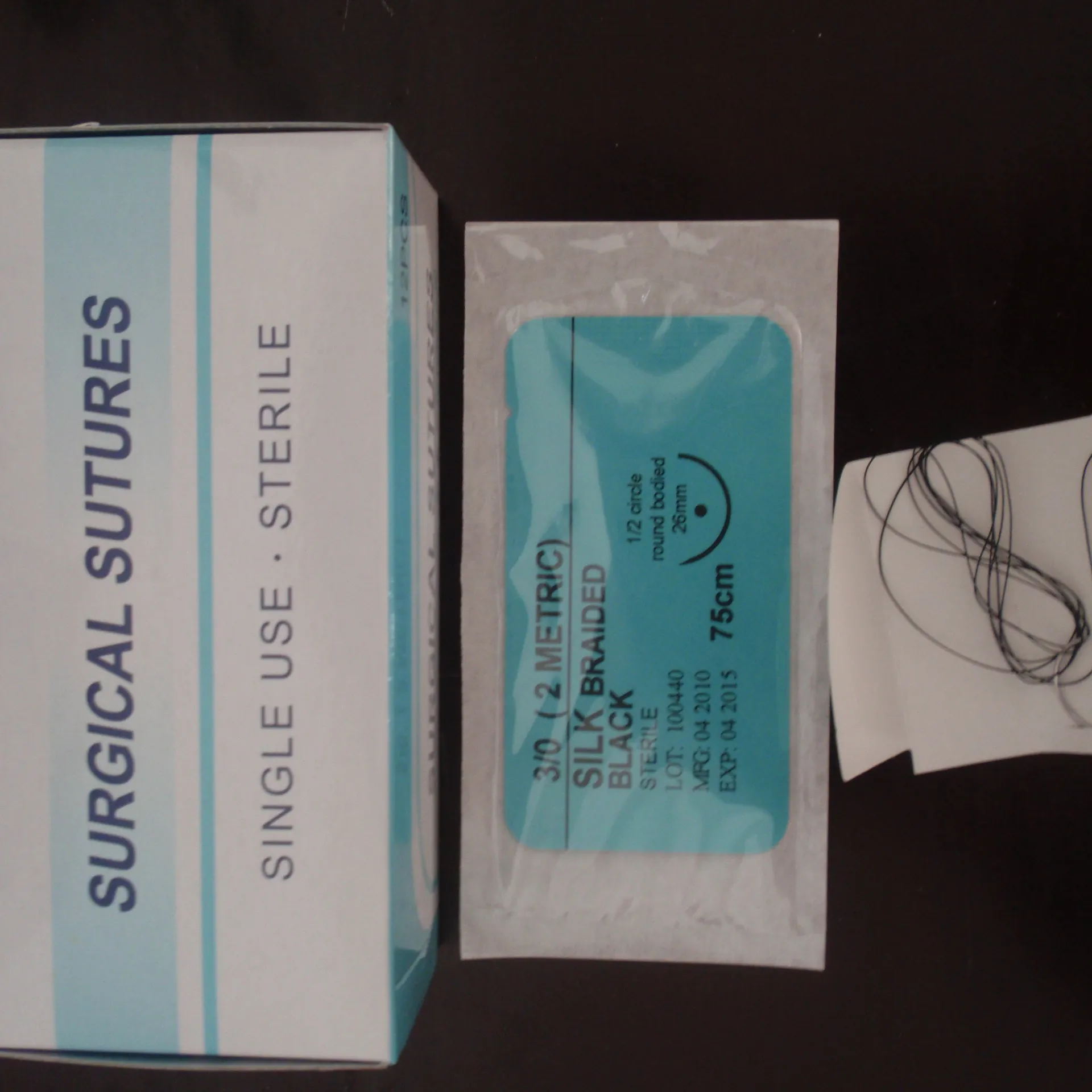 Sutura/Suturas quirúrgicas de seda trenzada estéril no absorbible médica Desechable