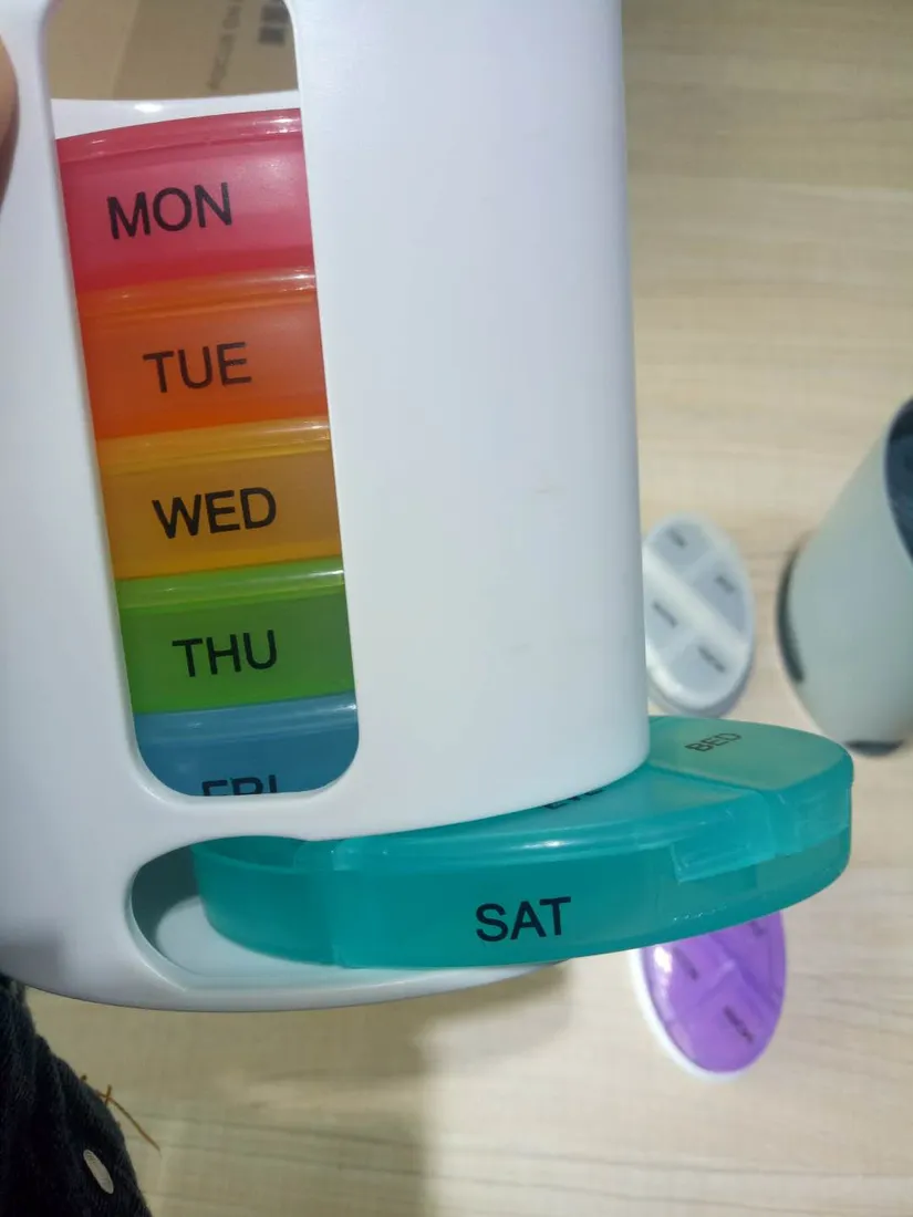Oval 28CASE PILL organizer 2