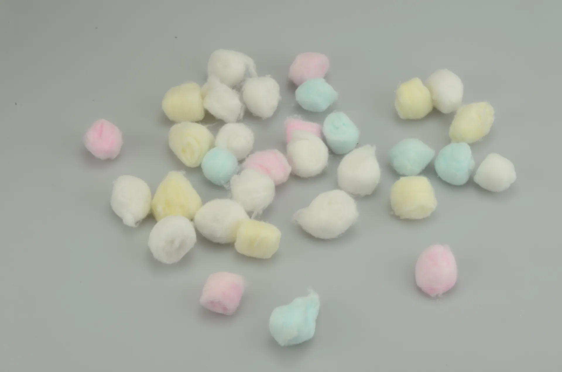 Disposable 100% Cotton Medical Surgical Colorful Absorbent Cotton Ball 2