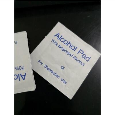 almohadilla de preparación con alcohol médico