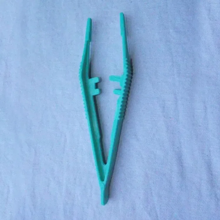 Disposable plastic tweezers