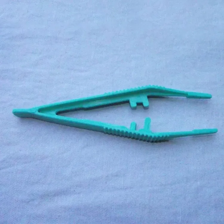Disposable plastic tweezers