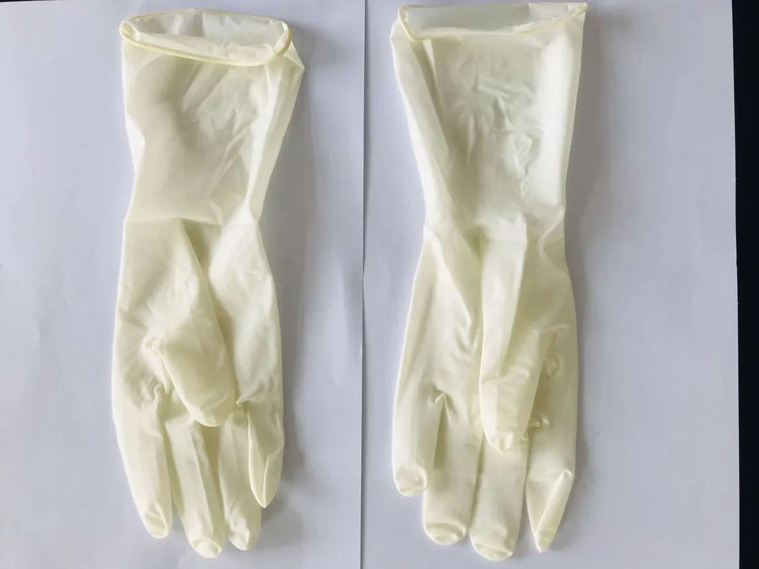 surgical latex gloves